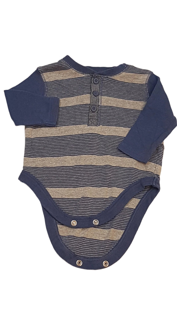 F&F KIDS CSÍKOS,HOSSZÚUJJÚ KISFIÚ BODY 62