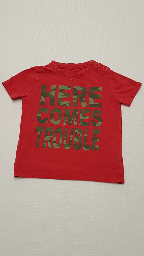 F&F KIDS ÁLCAMINTA FELIRATOS,PIROS KISFIÚ PÓLÓ 86