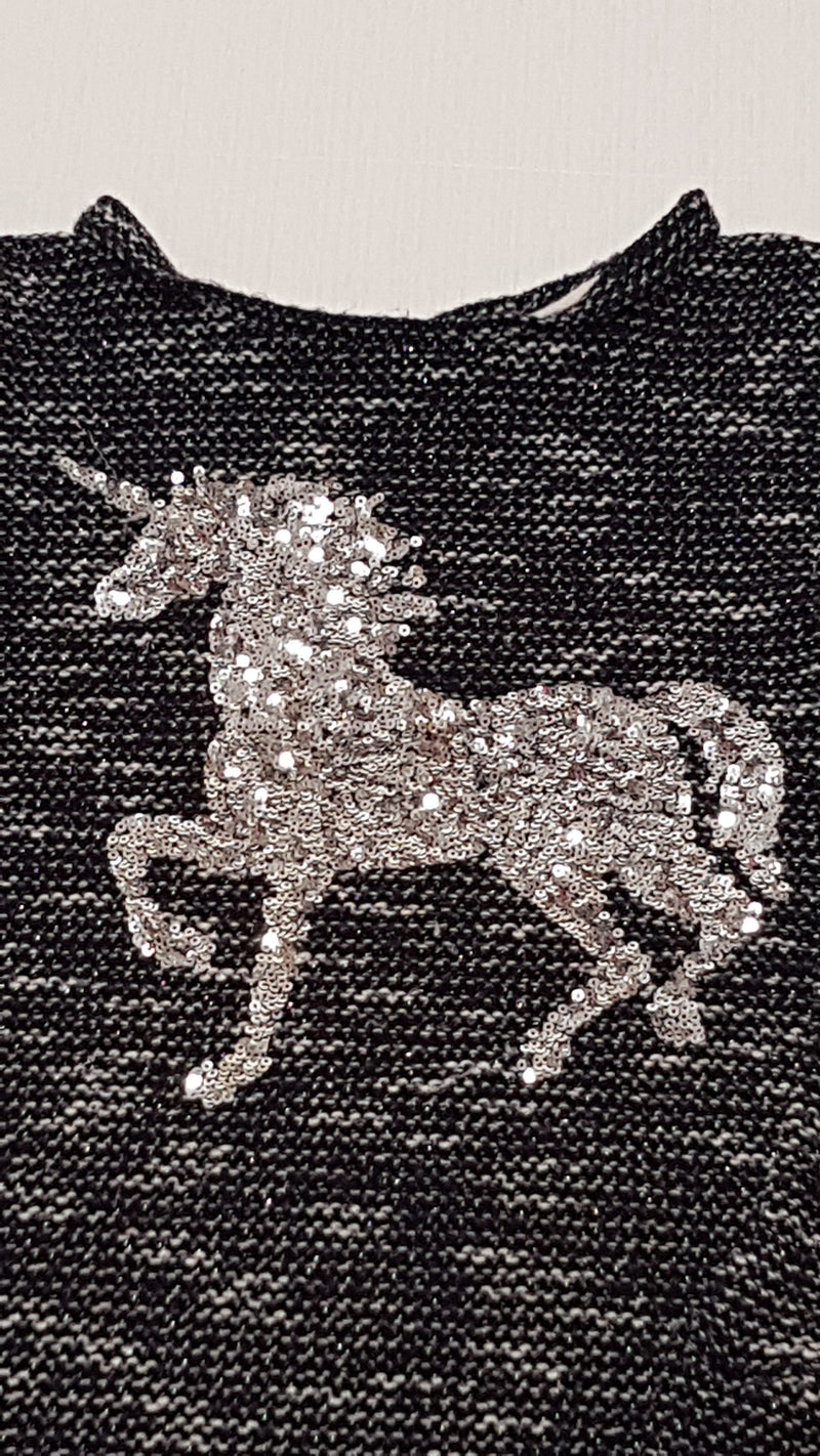 F&F KIDS GYÖNYÖRŰ SZÉP,EZÜST FLITTERES,UNICORNOS KISLÁNY PULÓVER 128