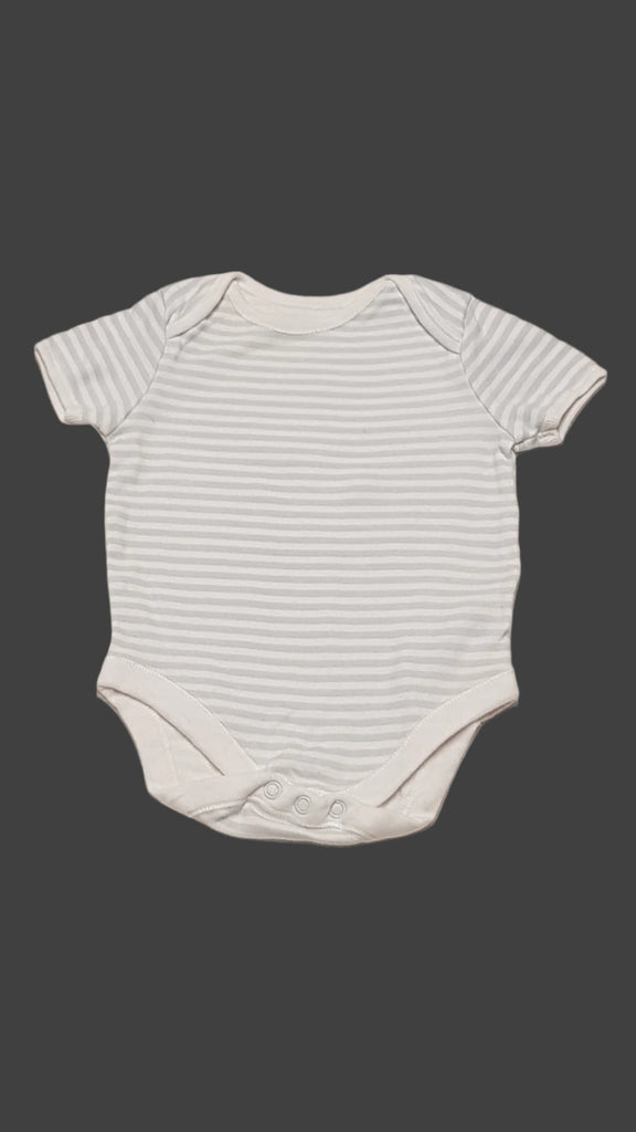 F&F KIDS CSÍKOS KISFIÚ BODY 68