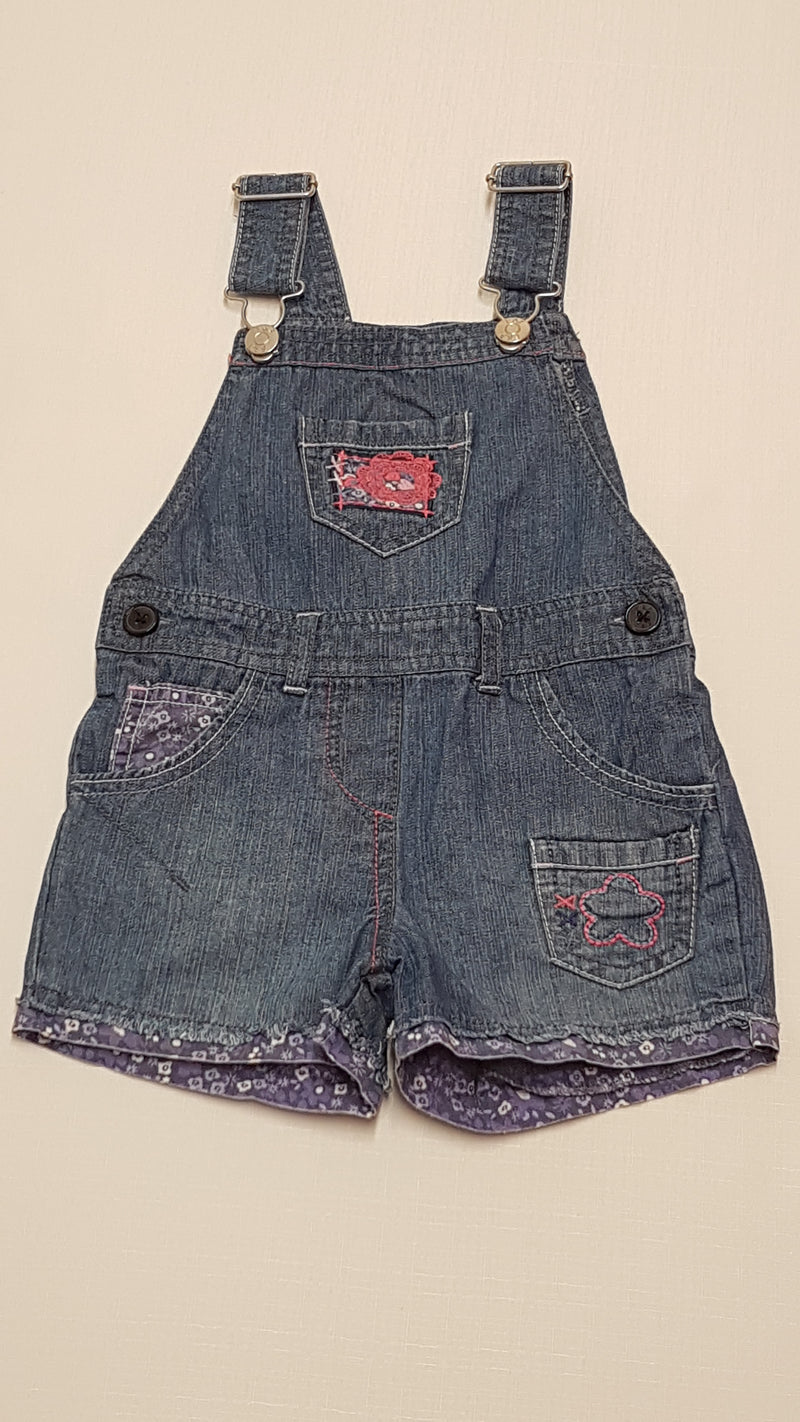 F&F KIDS HÍMZETT VIRÁGOS,KANTÁROS KISLÁNY FARMER RÖVIDNACI 92