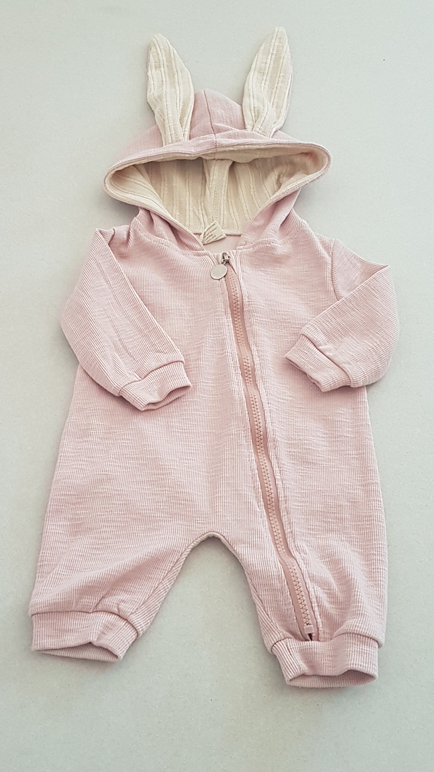 KIDS TALES ÉDI KISLÁNY KEZES-LÁBAS
