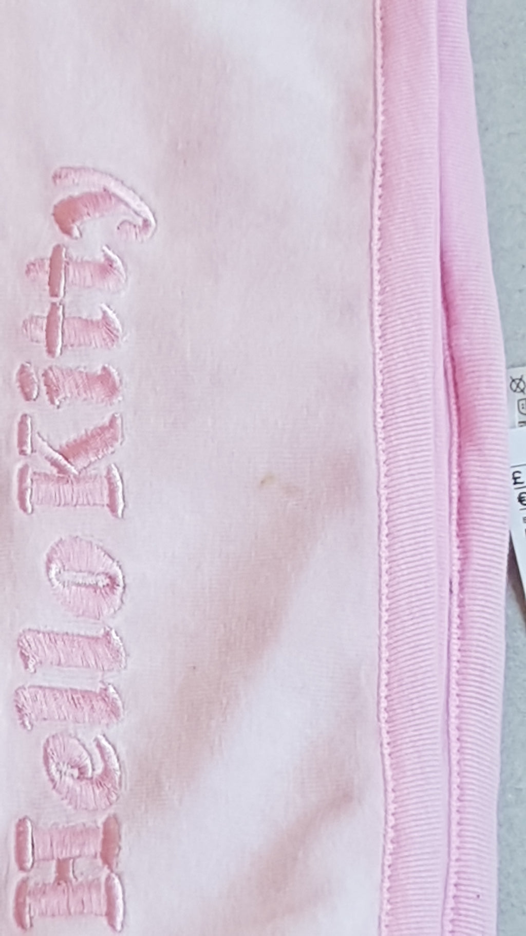 CÍMKÉS H&M HELLO KITTY KISLÁNY TAKARÓ