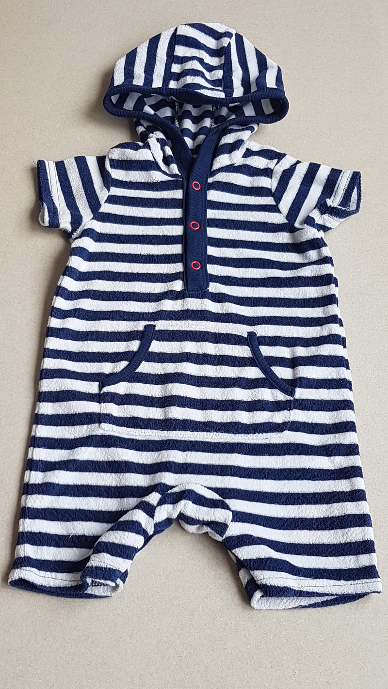 GEORGE  KISFIÚ FLOTÍR  STRANDRUGI