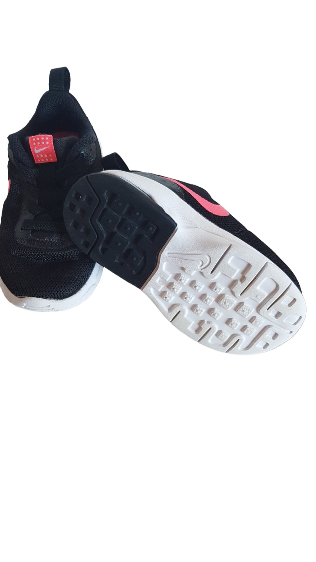 NIKE AIR  PILLE  KÖNNYŰ KISLÁNY SPORTCIPŐ