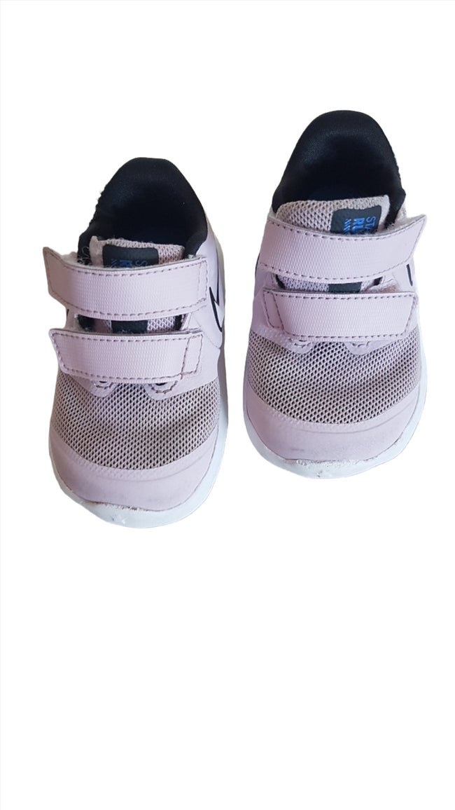 NIKE GOFAST PILLE KÖNNYŰ KISLÁNY SPORTCIPŐ Hover Image
