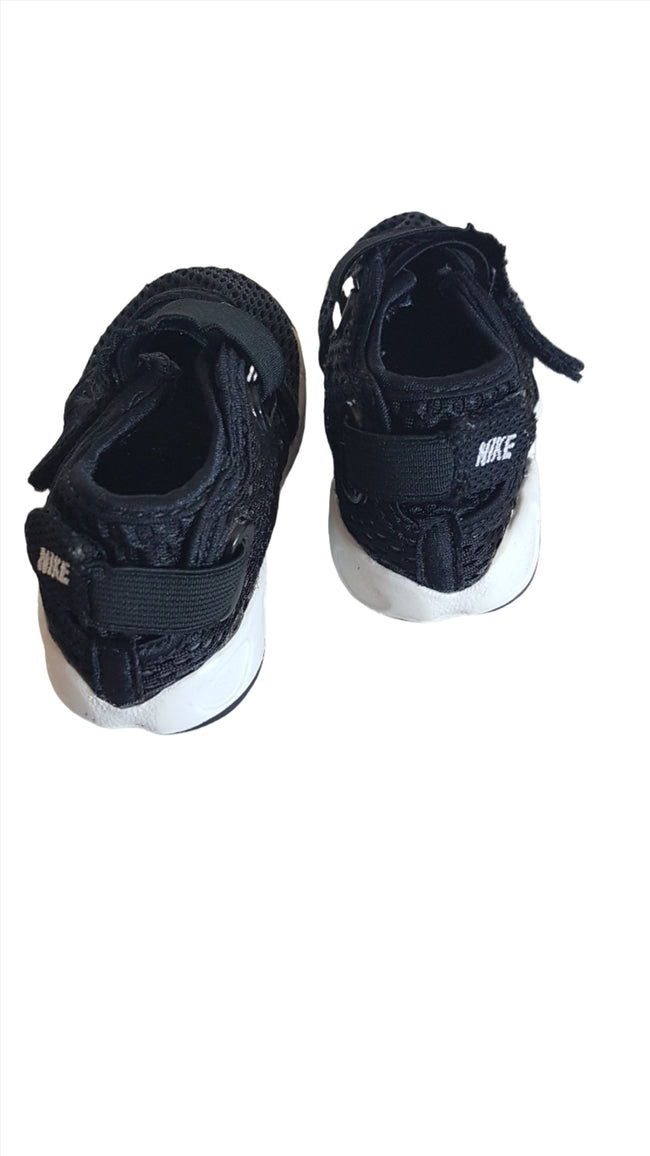 NIKE UNISEX SPORTCIPŐ Main Image