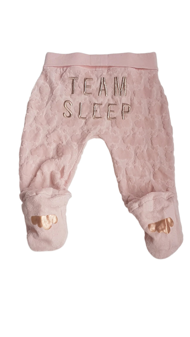 RIVER ISLAND TEAM SLEEP FELIRATOS KISLÁNY TÜNDÉRI NACI 68 Main Image