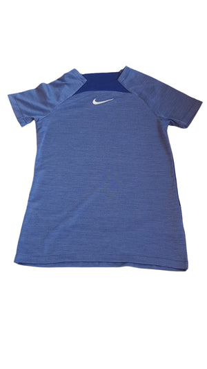 NIKE KISFIÚ SPORTFELSŐ 134-146