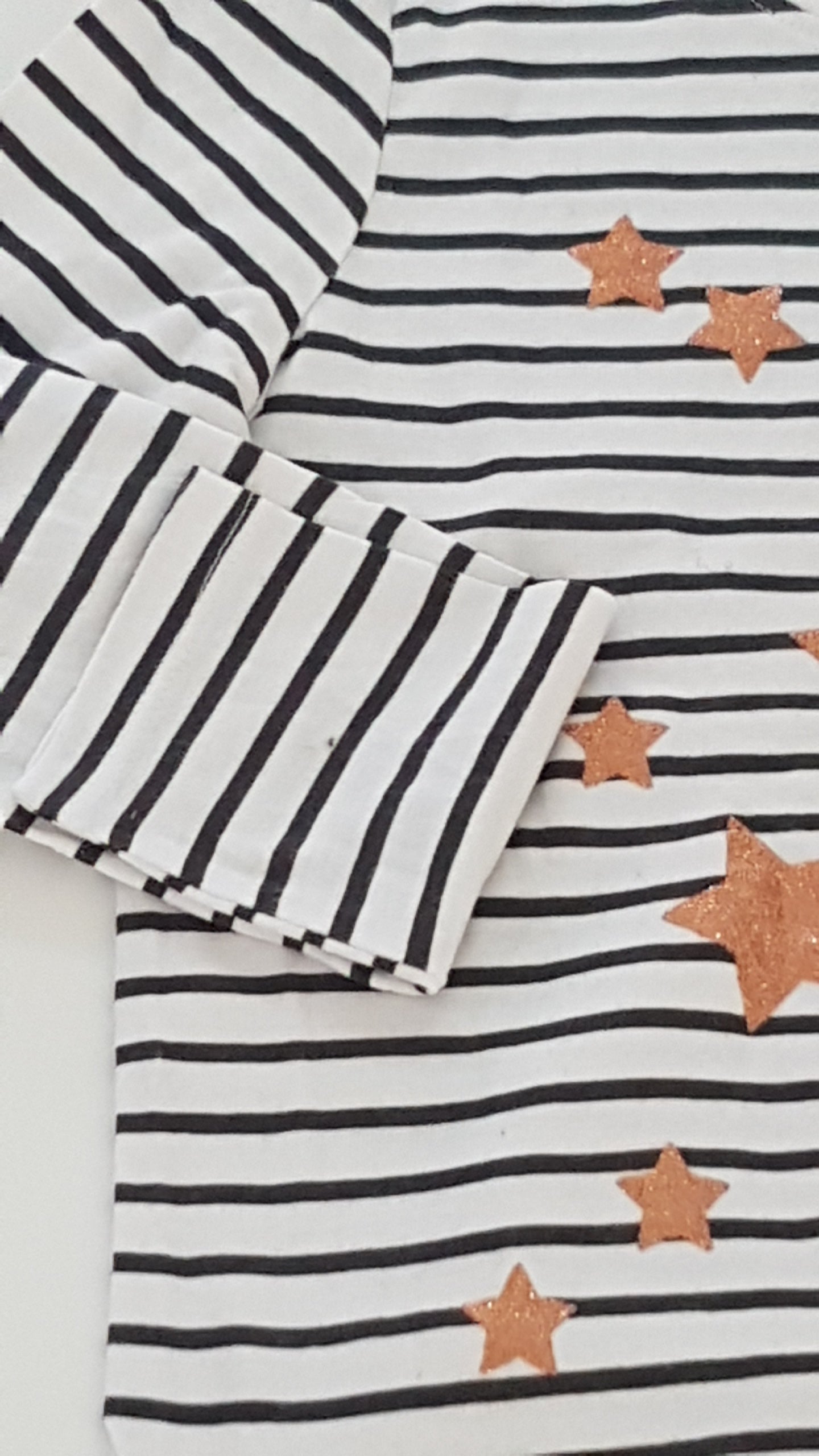 PRIMARK CSÍKOS, CSILLAGOS KISLÁNY FELSŐ 110