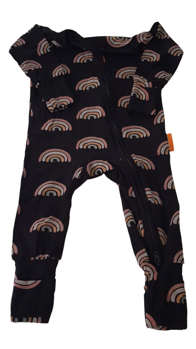 ÚJ SNUGSUIT SZIVÁRVÁNYOS UNISEX RUGDALÓZÓ  62 Hover Image