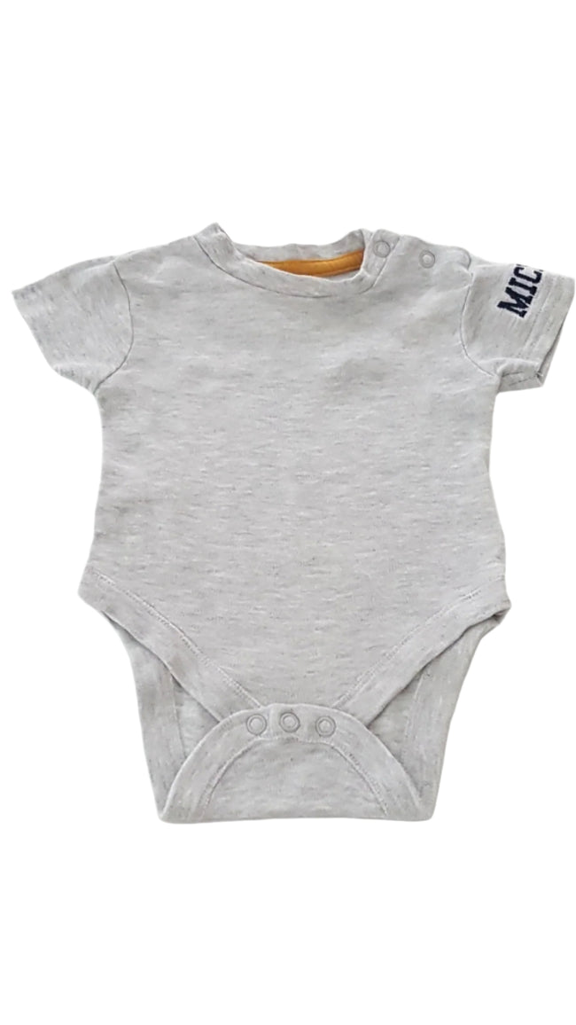 PRIMARK DISNEY MICKEY MOUSE  KISFIÚ BODY 62 Hover Image