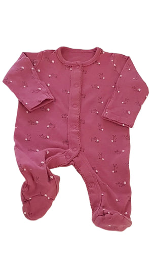 F&F KIDS NYUSZIS KISLÁNY RUGDALÓZÓ 56
