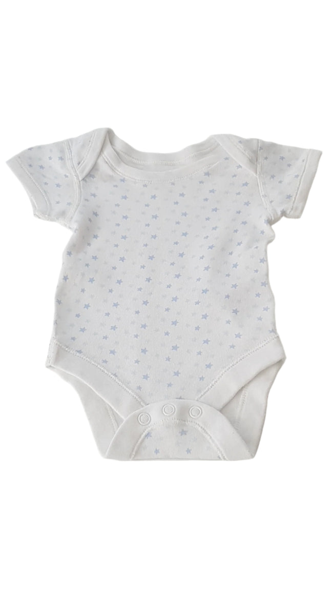 ÚJ M&S APRÓ  KÉK CSILLAGOS KISFIÚ BODY 56 Hover Image