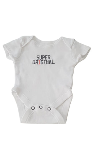 ÚJ PRIMARK SUPER ORIGINAL FELIRATOS UNISEX BODY 56