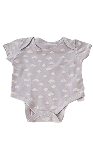 PRIMARK FELHŐ MINTÁS UNISEX BODY  74
