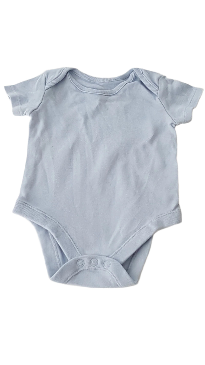 F&F VILÁGOSKÉK KISFIÚ BODY 62