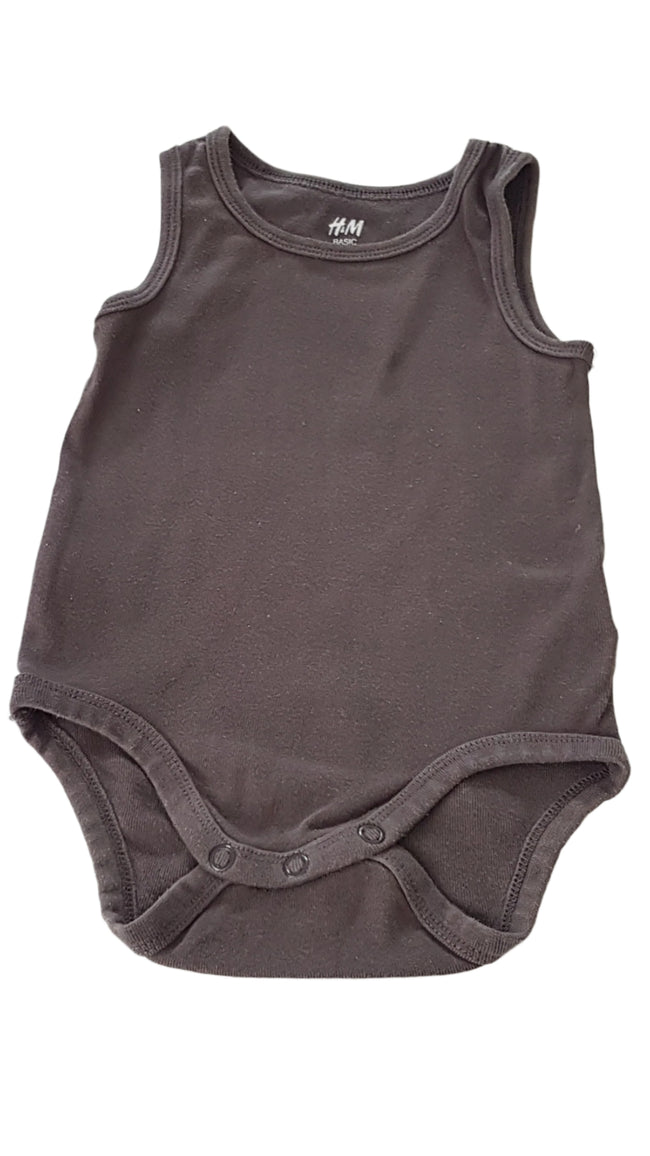 H&M ORGANIKUS PAMUT , SZÜRKE SZÍNŰ KISFIÚ TRIKÓ- BODY 74 Hover Image
