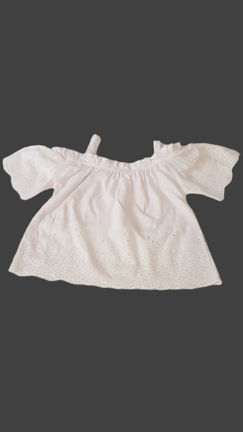 ÚJ F&F FEHÉR SZÍNŰ, MADEIRÁS , ALKALMI KISLÁNY  FELSŐ  116