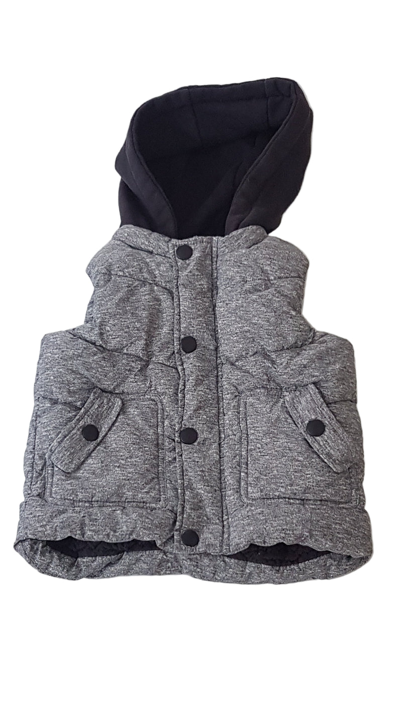 F&F SZÜRKE SZÍNŰ KISFIÚ MELLÉNY 80