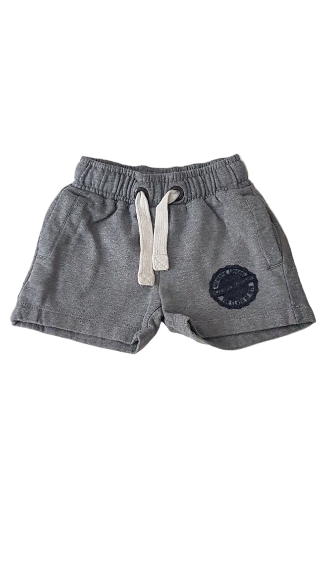 AMERICAN FRESHMAN SZÜRKE SZÍNŰ KISFIÚ PAMUT RÖVIDNADRÁG 98 Hover Image