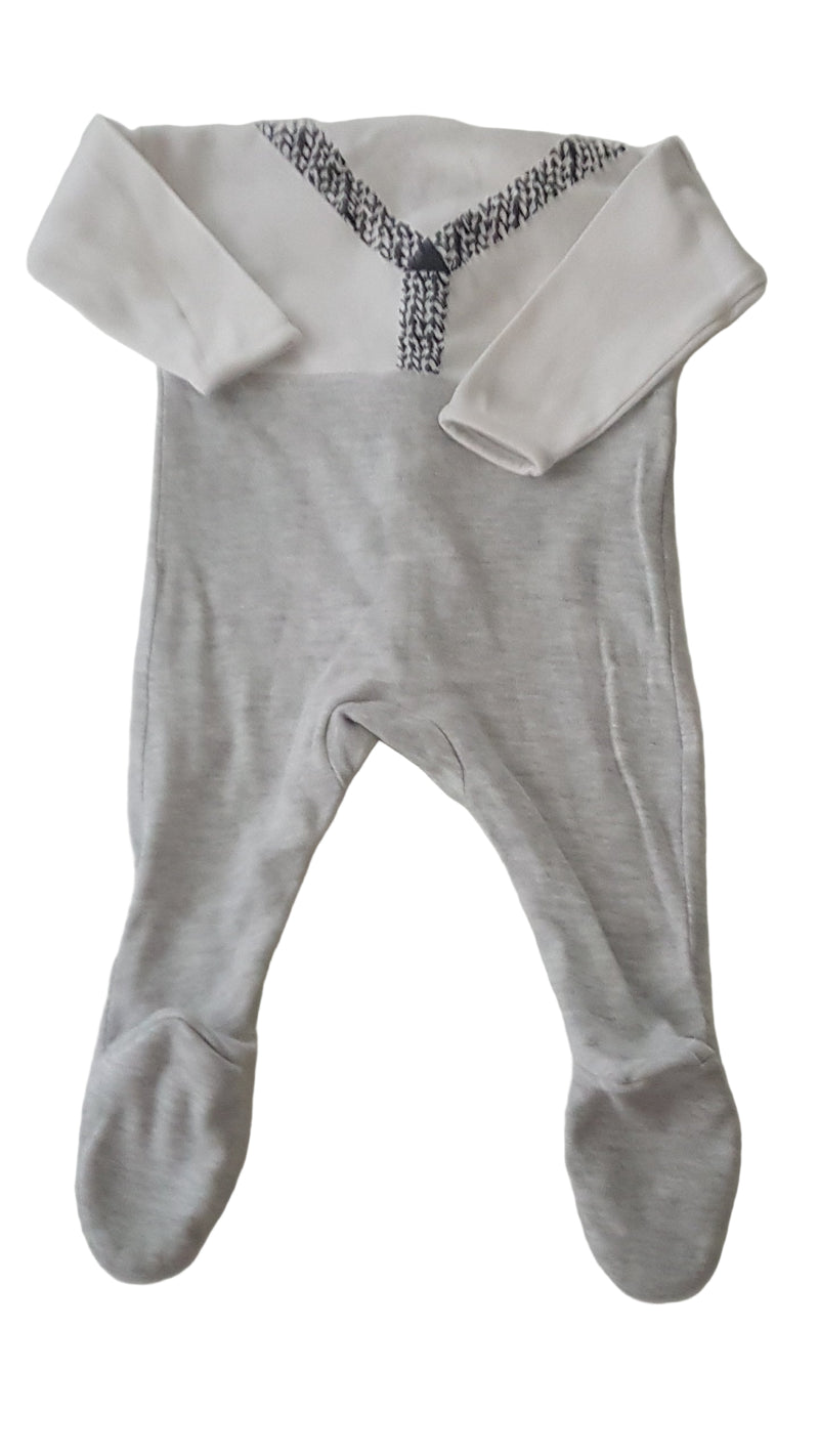 F&F ELEGÁNS KISFIÚ RUGDALÓZÓ 62