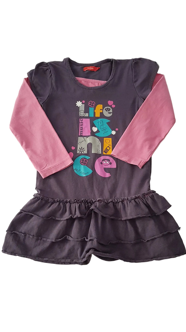 TISJAIA SZÍNES FELIRATOS , FODROS KISLÁNY RUHA  116-122 Hover Image