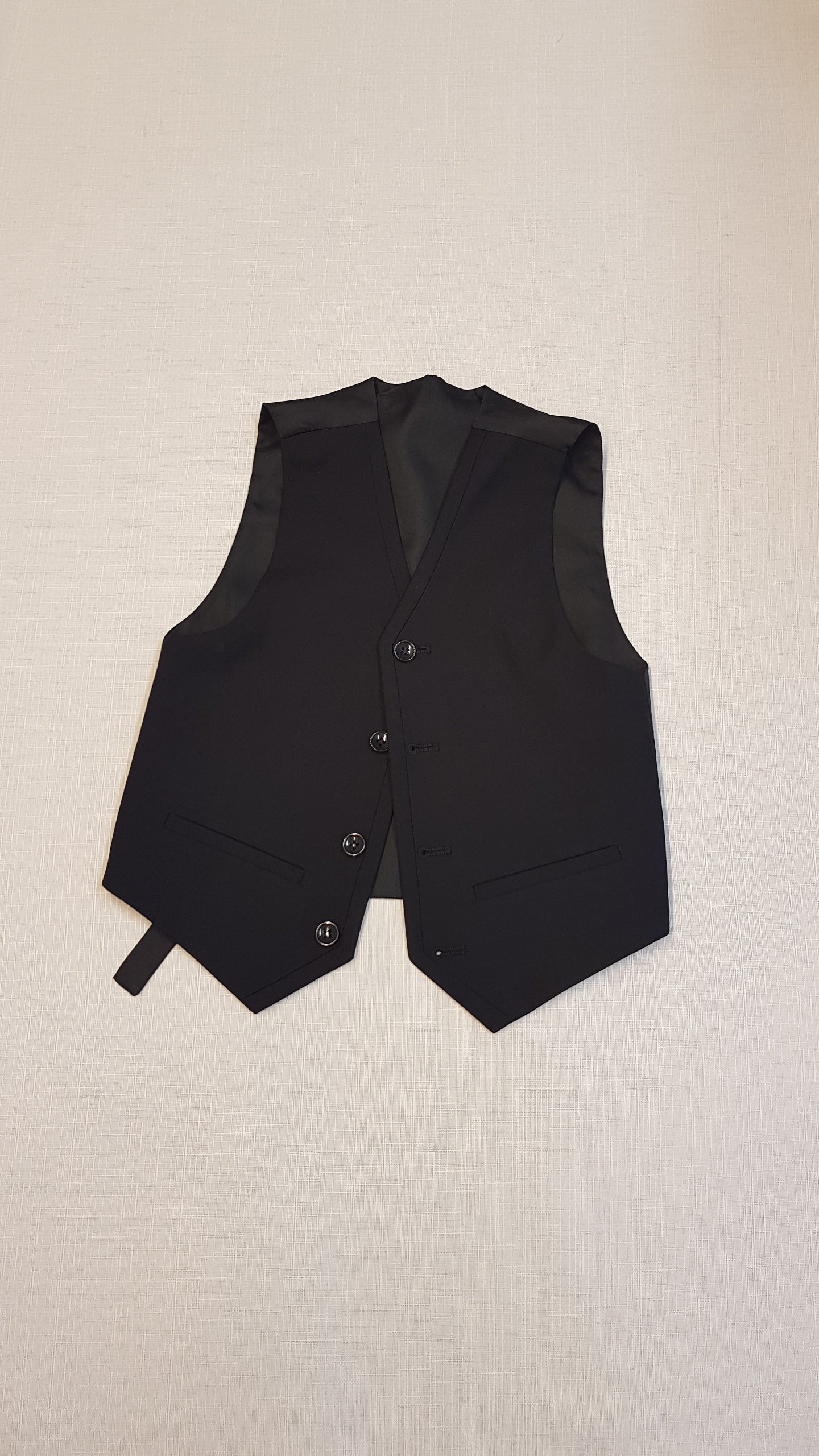 EXTRAMINŐSÉGŰ MÉLYSÖTÉTKÉK ELEGÁNS FIÚ ÖLTÖNY MELLÉNY