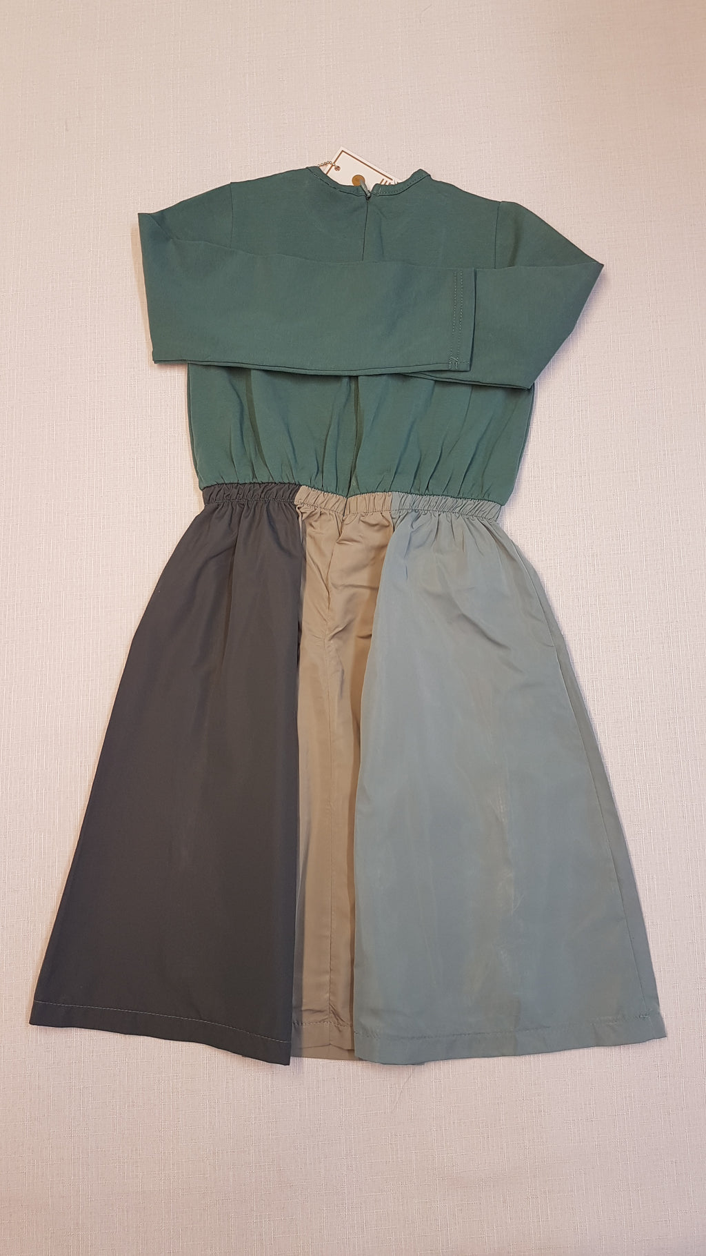 CIMKÉS ZANILLI EXTRAMINŐSÉGŰ KÜLÖNLEGES KISLÁNY RUHA