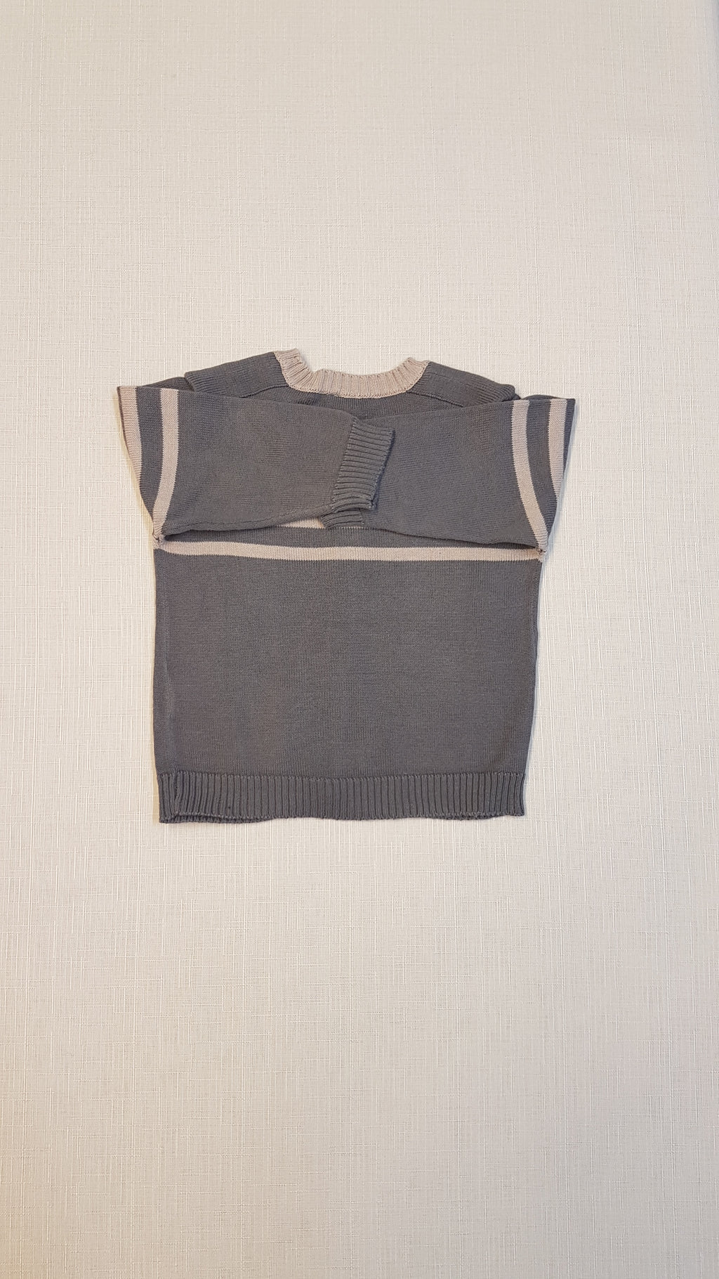 ELEGÁNS, CSÍKOS BABY KARDIGÁN