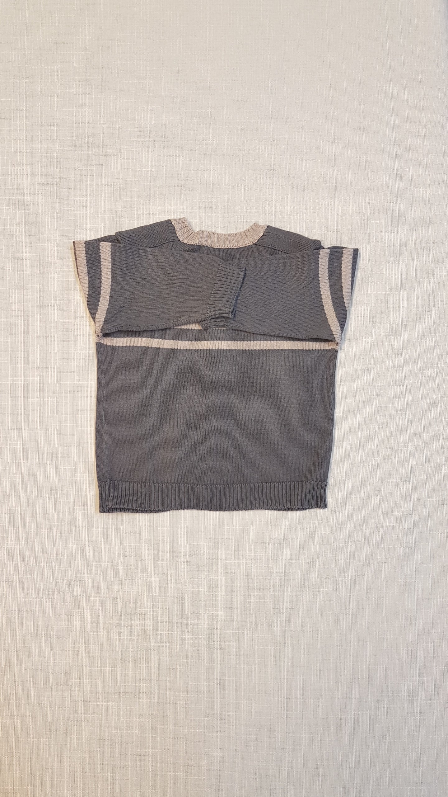 ELEGÁNS, CSÍKOS BABY KARDIGÁN