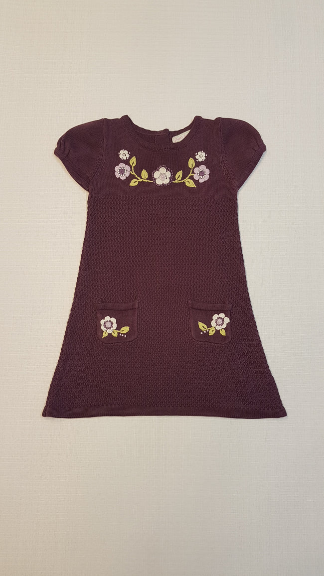 LILA SZÍNŰ, KÖTÖTT, DIVATOS, HÍMZETT SZÍNES VIRÁGOKKAL DÍSZÍTETT KISLÁNY RUHÁCSKA Hover Image