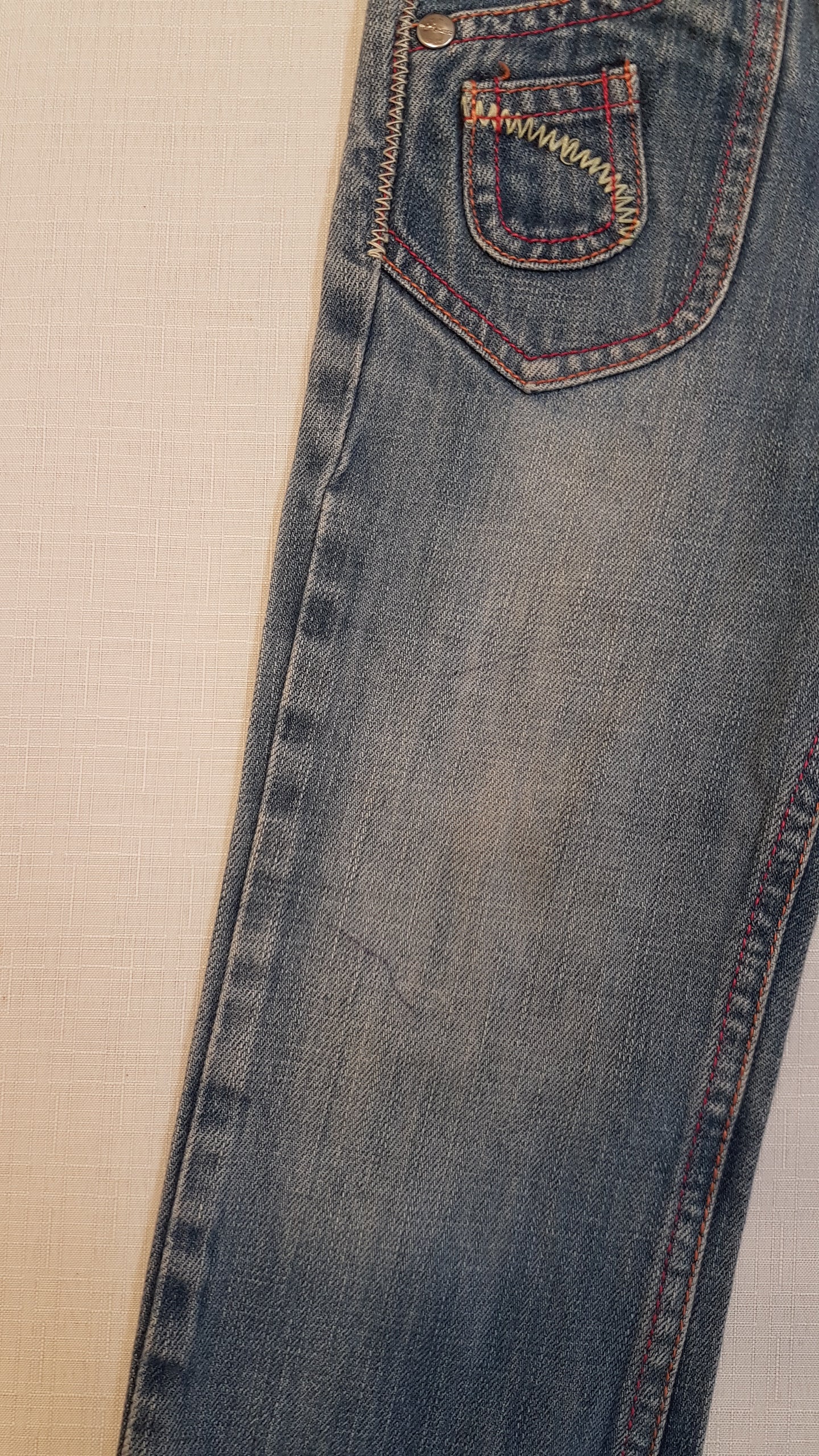 M&S TRENDI, DIVATOS, KOPTATOTT KISLÁNY FARMER NADRÁG SZÍNES CÉRNAMINTÁVAL DÍSZÍTVE