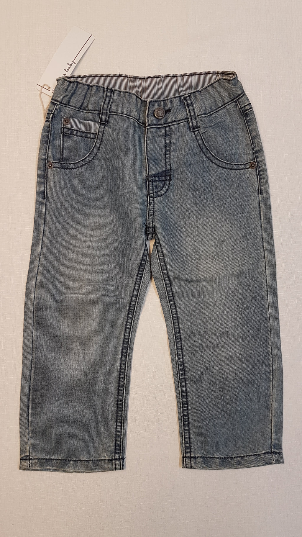 CÍMKÉS NEWNESS BABY EXTRAMINŐSÉGŰ, VAGÁNY, KOPTATOTT, SÖTÉTKÉK CÉRNAMINTÁVAL DÍSZÍTETT, FARMER NADRÁG, ÁLLÍTHATÓ GUMIS DERÉKRÉSSZEL