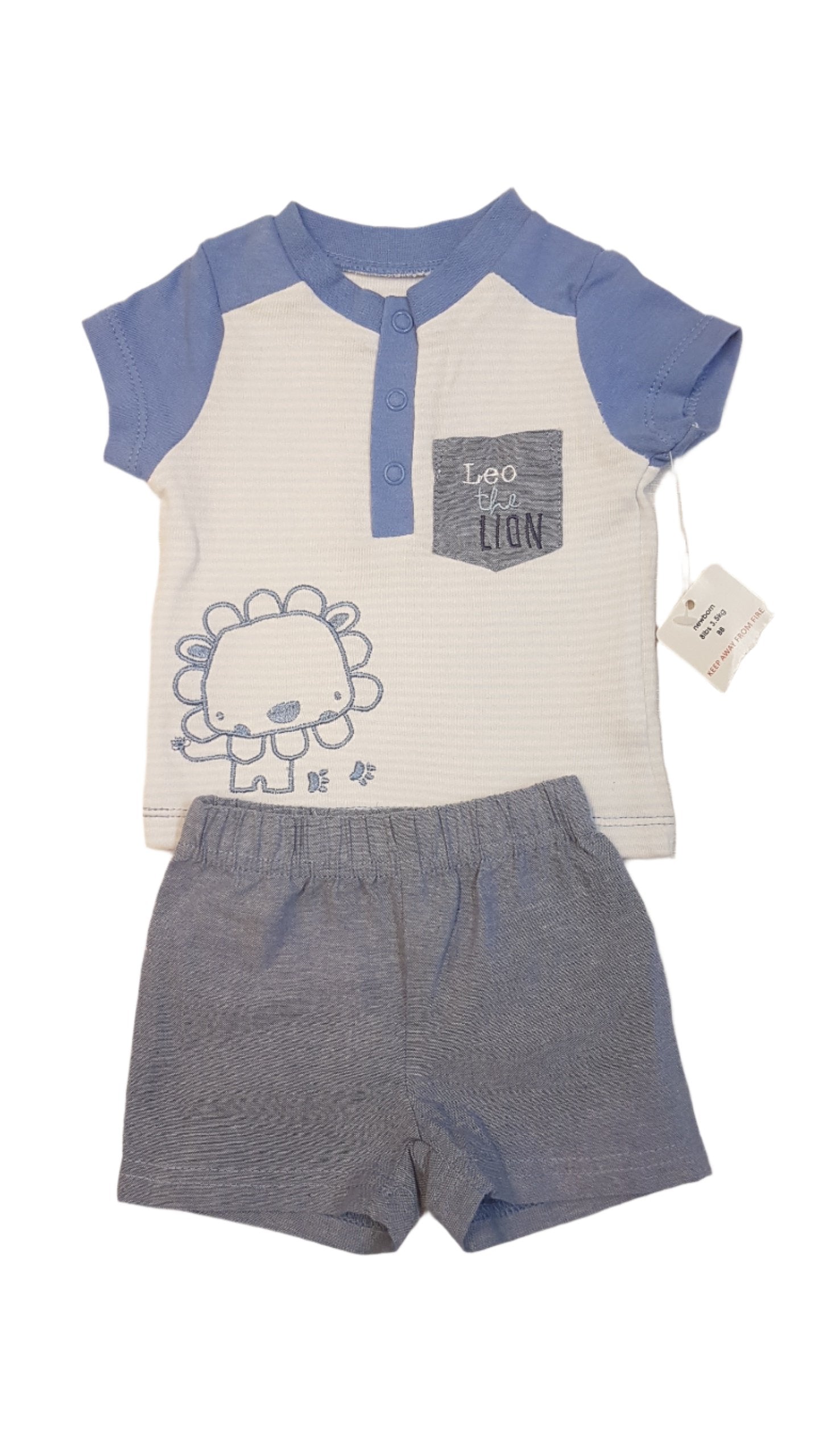 CÍMKÉS PEP&CO VAGÁNY, TRENDI FELIRATOS, HÍMZETT KISFIÚ POLÓ, HOZZÁ ILLŐ RÖVIDNADRÁGGAL