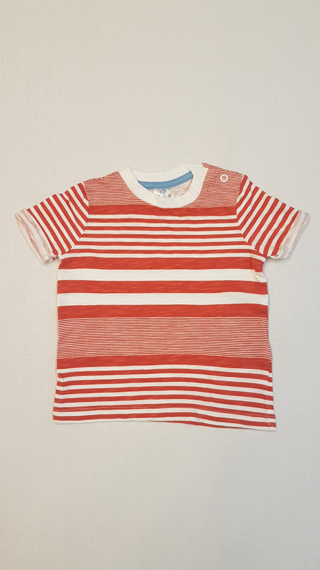 F&F CSINI, CSÍKOS, NYAKRÉSZNÉL PATENTOS KISFIÚ POLÓ 68 Hover Image