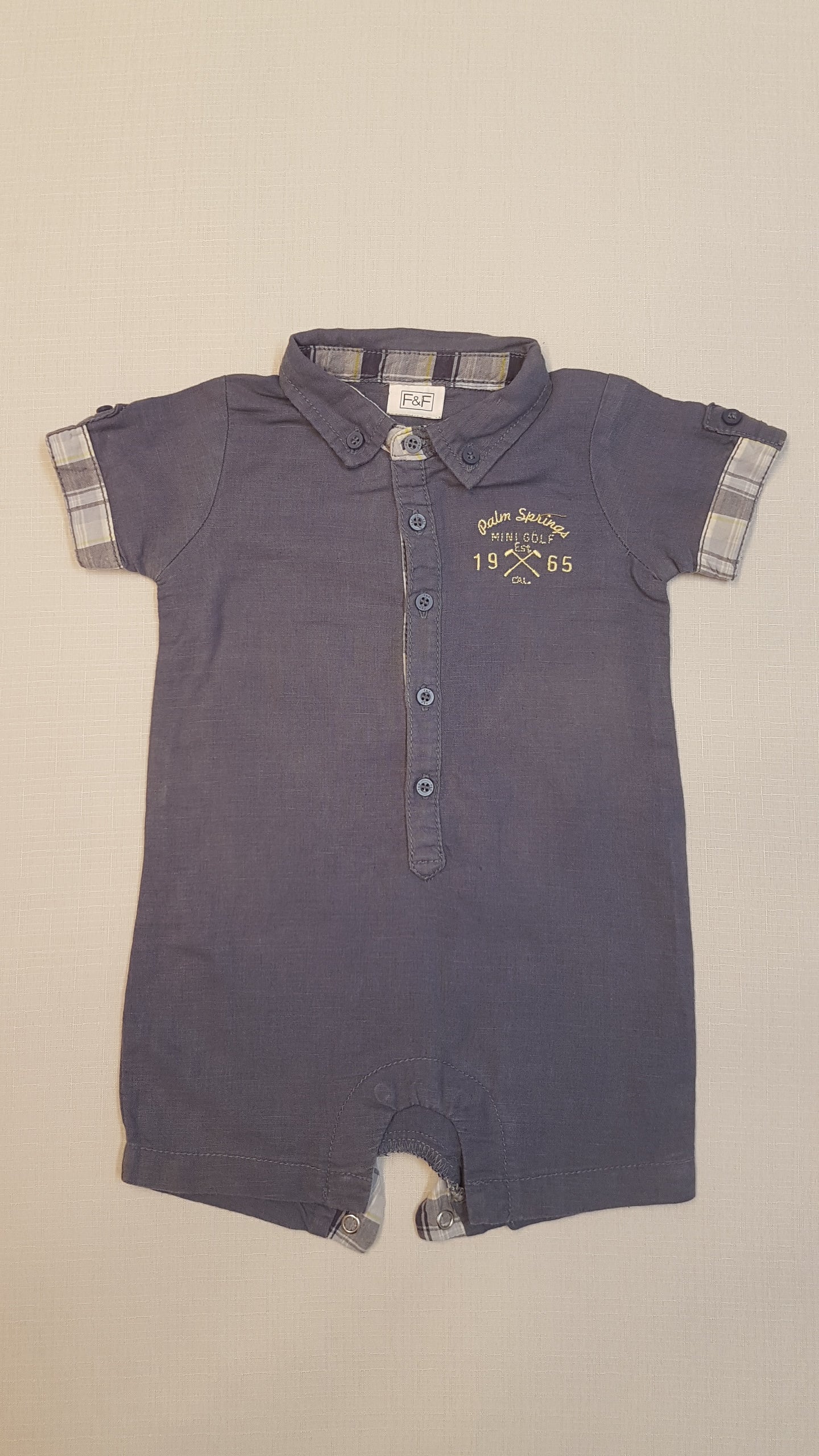 F+F  GOMBOS GALLÉROS ELEGÁNS KISFIÚ PLAYSUIT 68