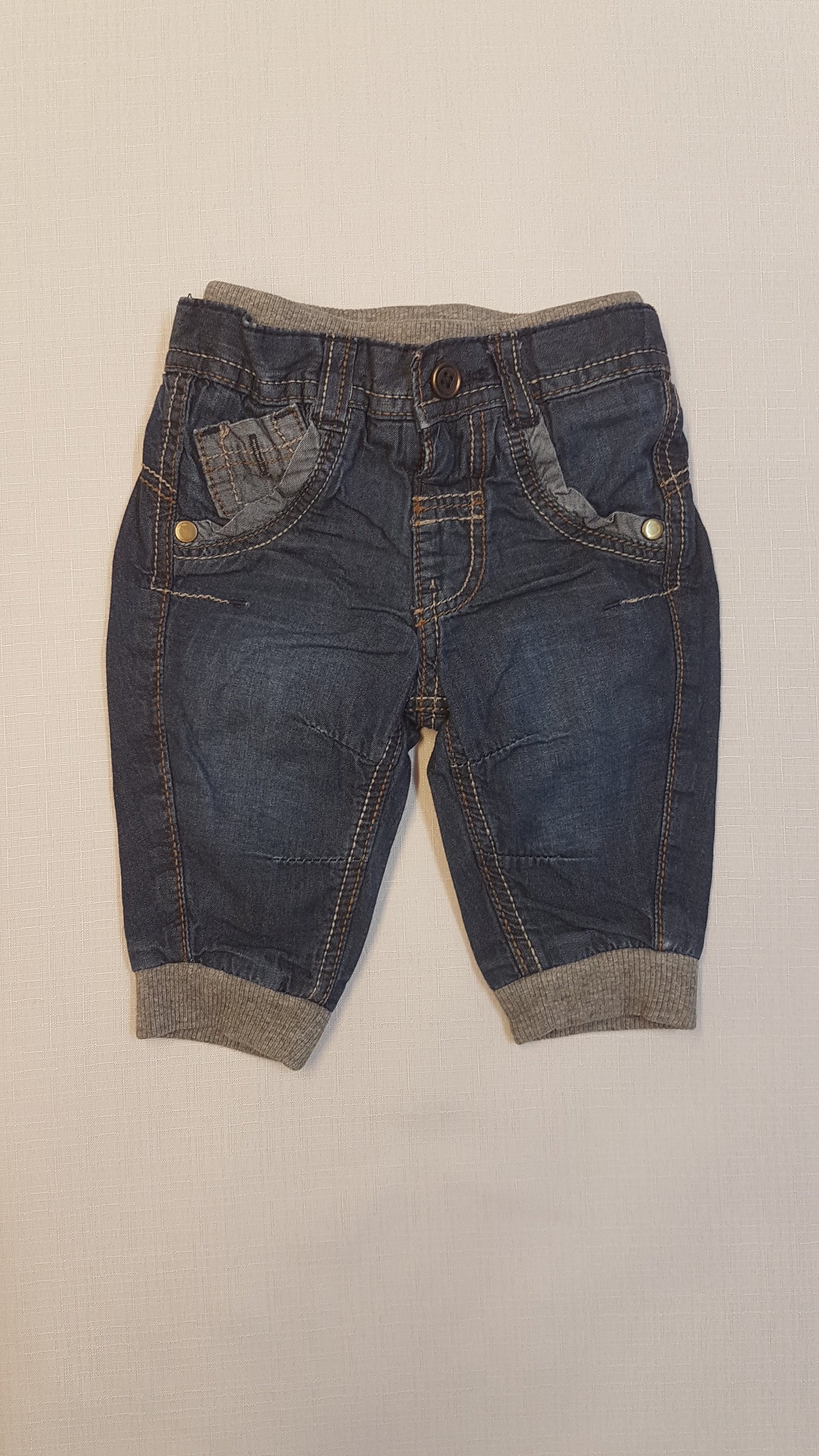 GEORGE ÉDI-BÉDI KOPTATOTT, FARMER UTÁNZATÚ, VASTAG-BÉLELT KISLÁNY NACI 56-62