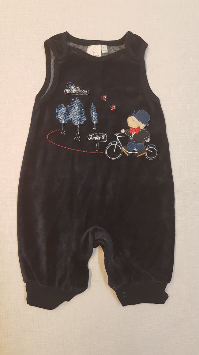 JASPER J CONRAN PIHE-PUHA PLÜSS ÉDI FIGURÁS KANTÁROS RUGI Hover Image