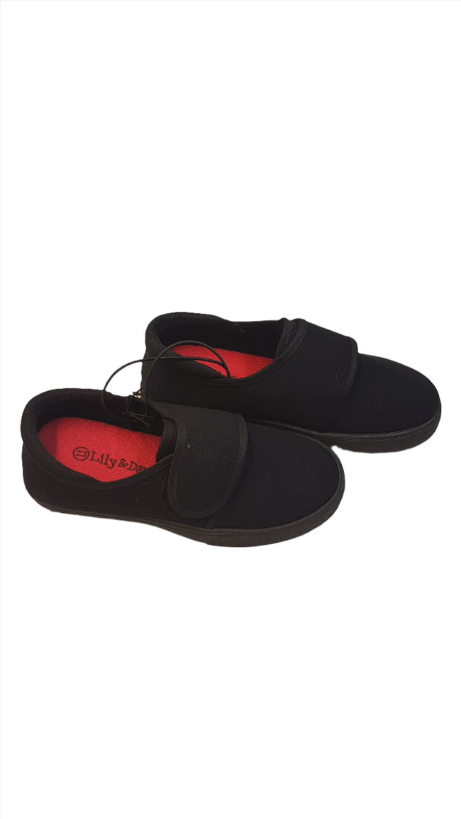 CÍMKÉS LYLI&DAN FEKETE VÁSZON, UNISEX OVIS, BÖLCSIS  CIPŐ, AKÁR TORNACIPŐNEK IS MEG FELEL Hover Image