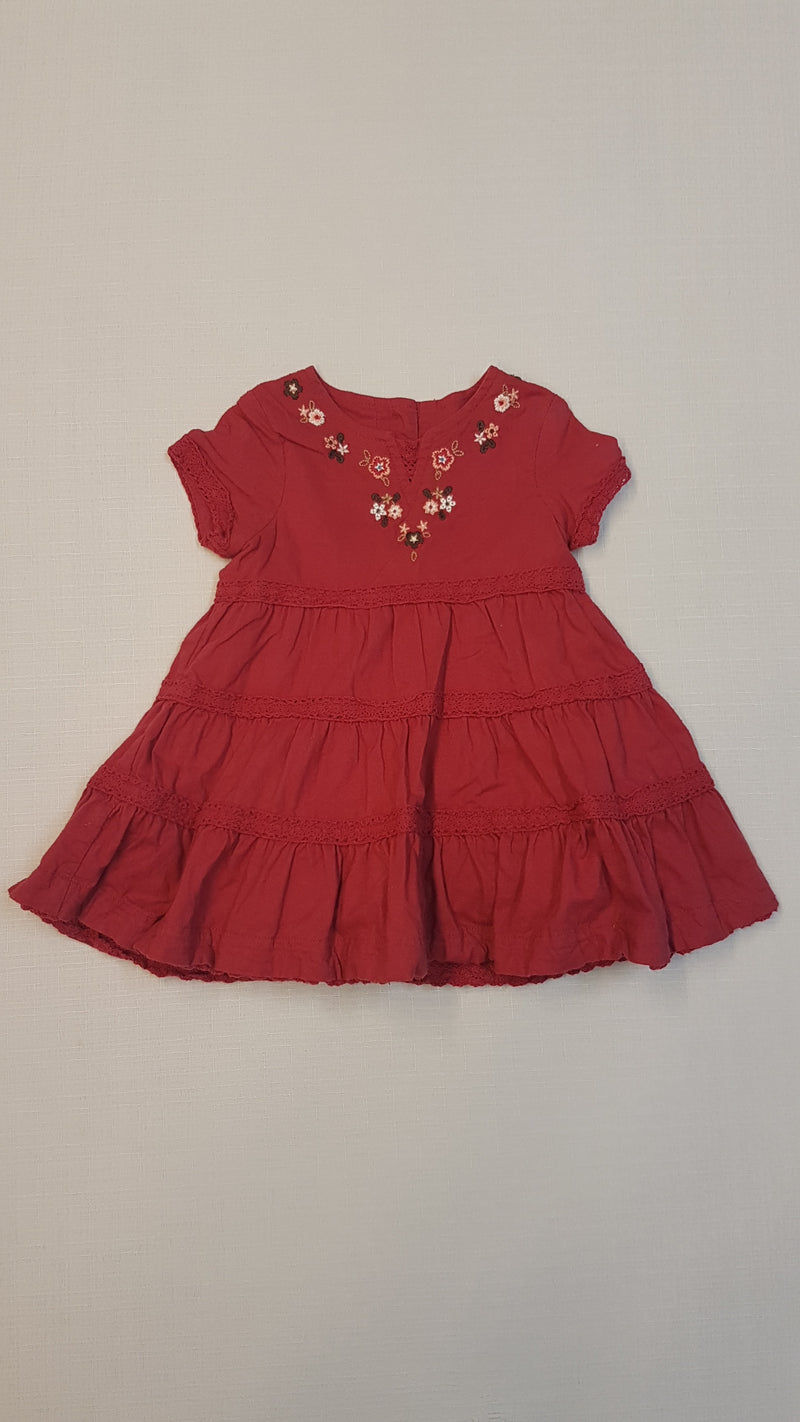 GEORGE CSINI KISLÁNY RUHÁCSKA, HÍMZETT, APRÓ VIRÁGOKKAL DÍSZÍTVE