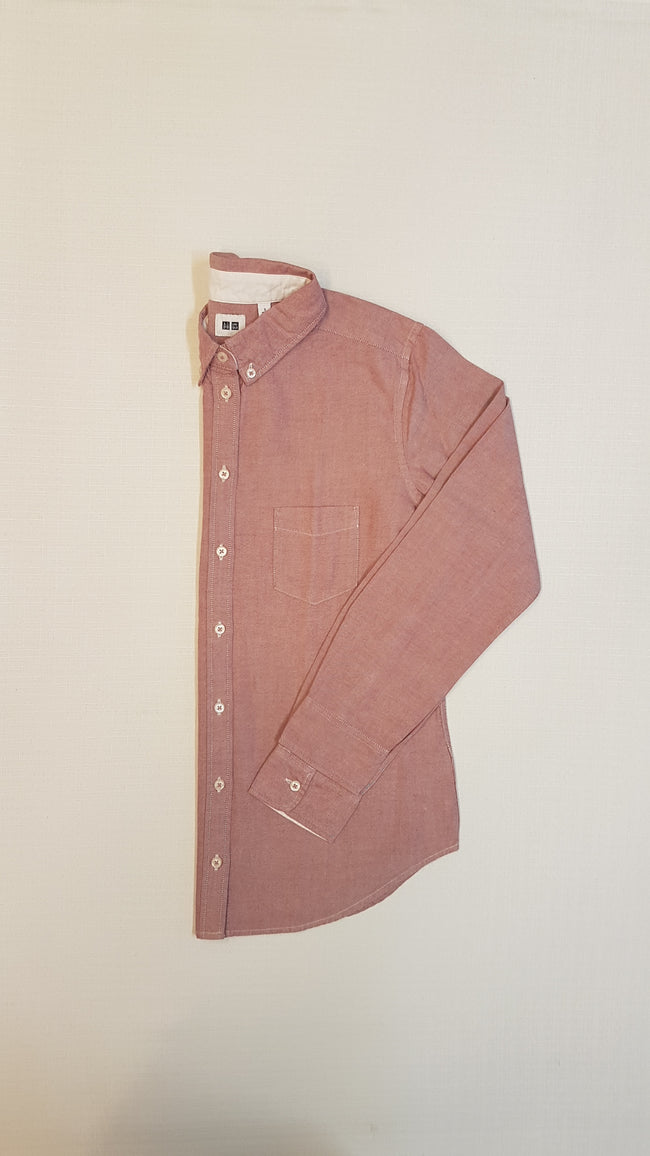 UNI QLO MINŐSÉGI MÁLYVA SZÍNŰ ELEGÁNS KISFIÚ ING, LEGOMBOLHATÓ GALLÉRRÉSSZEL Main Image