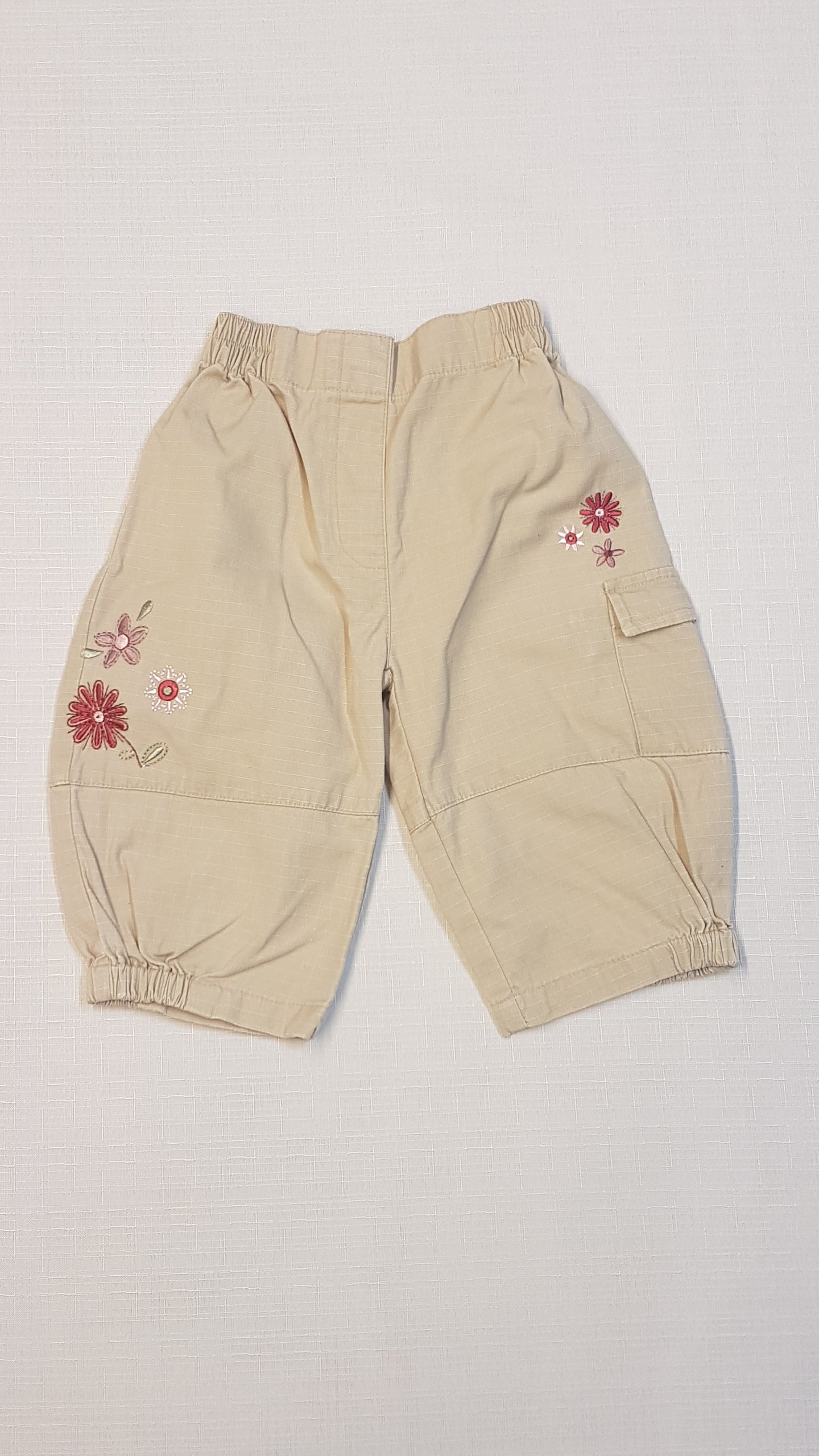 MOTHERCARE HÍMZETT VIRÁG MINTÁS BUGGYOS KISLÁNY VÁSZON NACI