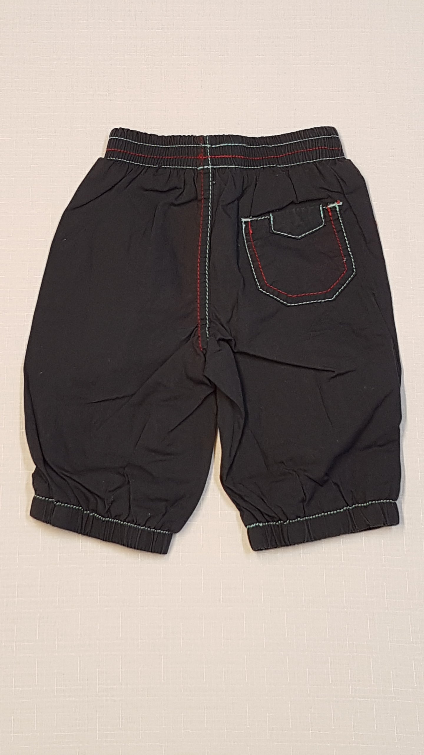 GEORGE TIGGER FIGURÁS,VAGÁNY,BÉLELT KISFIÚ NACI,GUMIS DERÉKRÉSSZEL