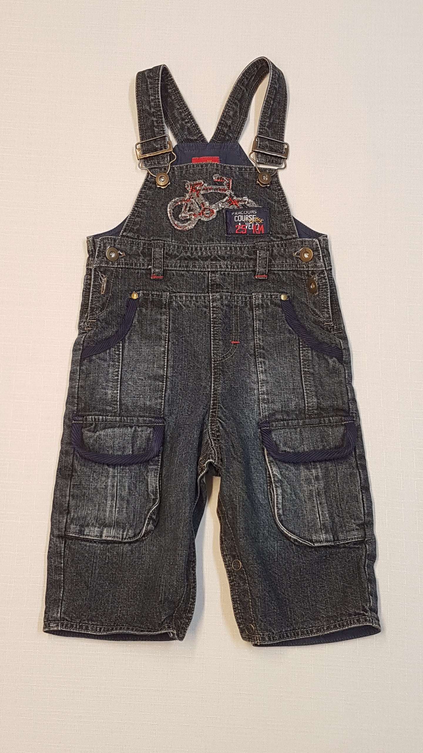 MARESE VAGÁNY KOPTATOTT,ZSEBES,HÍMZETT KISFIÚ KANTÁROS FARMERNADRÁG,VÉKONY PAMUT BÉLÉSSEL