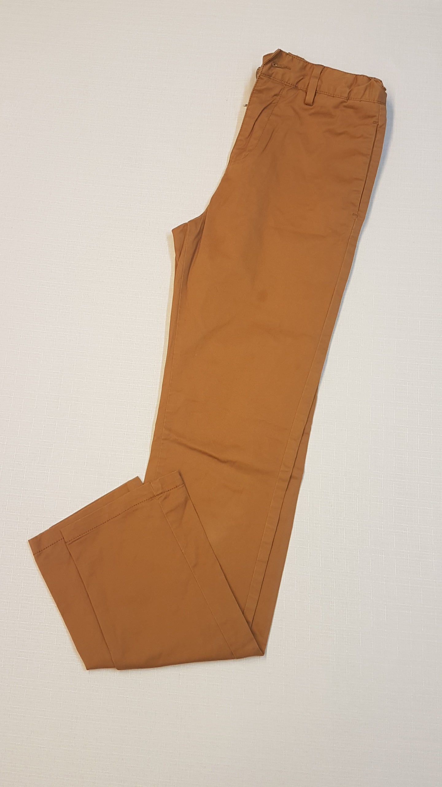 MATALAN  ELEGÁNS MUSTÁR SZÍNŰ KISFIÚ VÁSZON NADRÁG  ÁLLÍTHATÓ GUMIS DERÉK RÉSSZEL