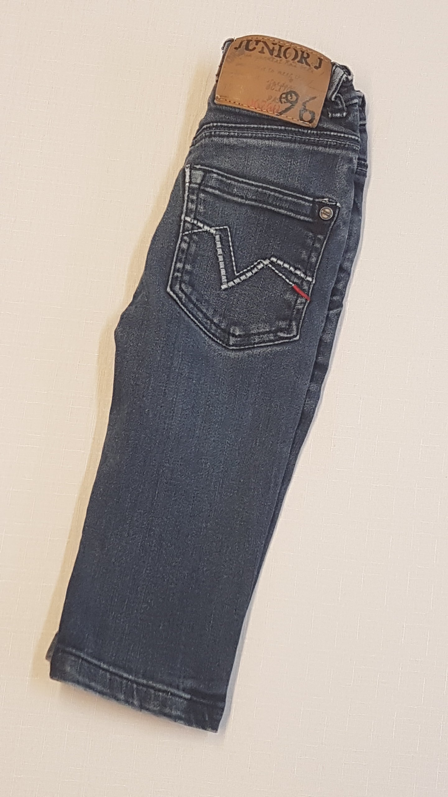 DEBENHAMS CÉRNAMINTÁS,KISFIÚ FARMERNADRÁG ÁLLÍTHATÓ GUMIS DERÉKRÉSSZEL 86