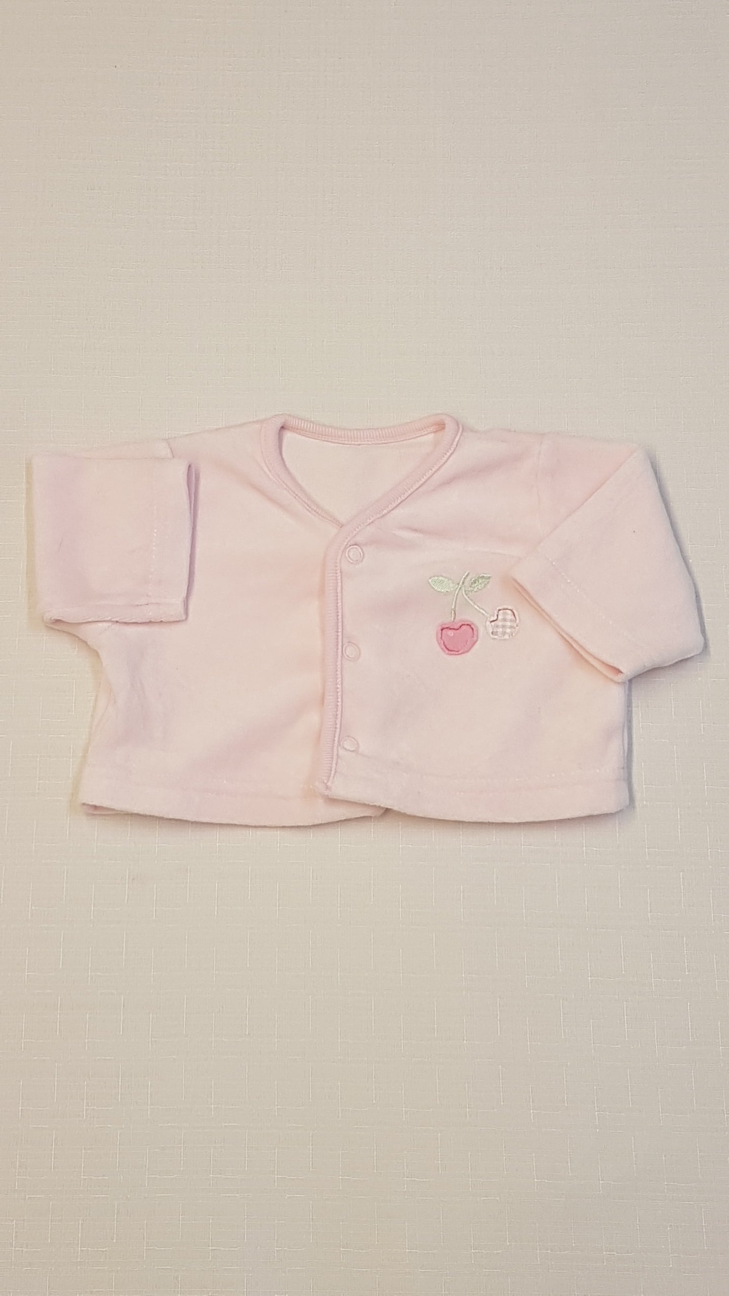 M&S PLÜSS, CSERESZNYÉS KISLÁNY FELSŐ 56