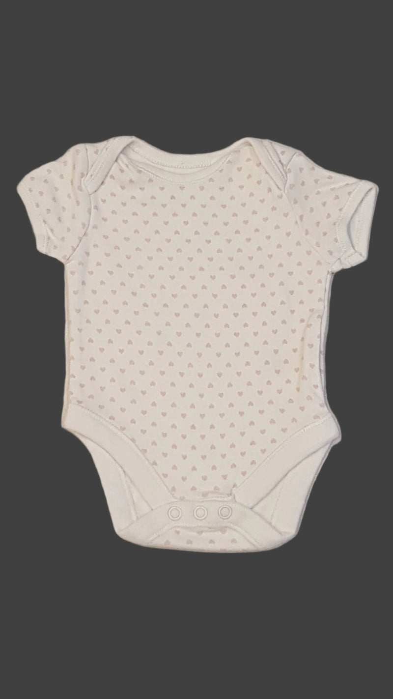 F&F SZÍVECSKÉS KISLÁNY BODY 56