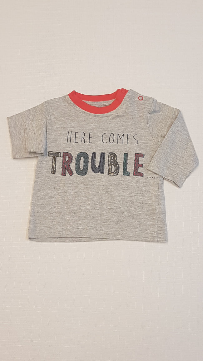 DUNNES STORES  HOSSZÚ UJJÚ, FELIRATOS KISFIÚ FELSŐ 56-62 Hover Image